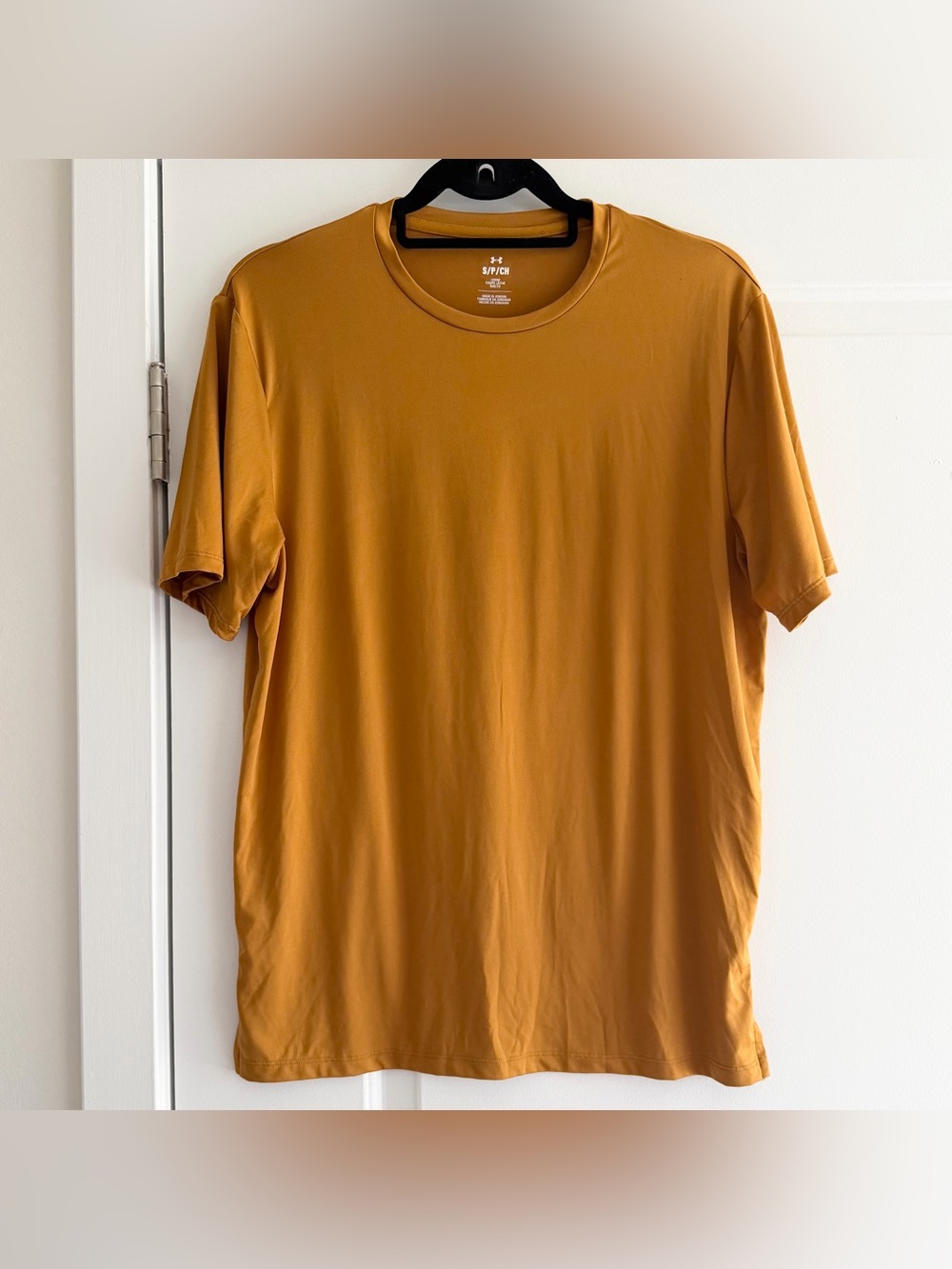 Under Armour Mustard Yellow Orange Loose Fit Tee Shirt